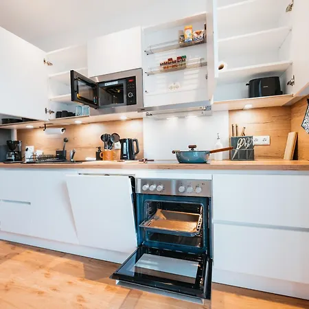 Designer 2br Flat Near Center & The Mosel River Apartman *